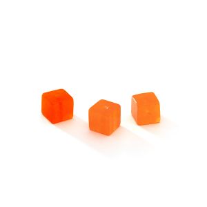 Cube orange jade 6 MM GAVBARI, semi-precious stone