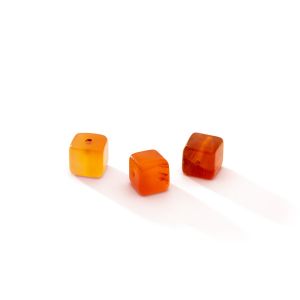 Cube carnelian 6 MM GAVBARI, semi-precious stone