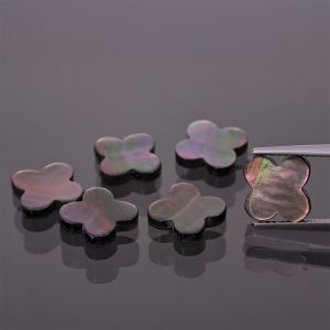 Clover from black shell 10x10 MM
