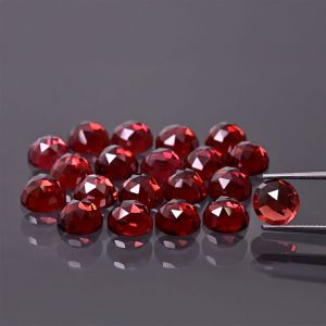 Round stone, rose cut - Garnet 4 MM
