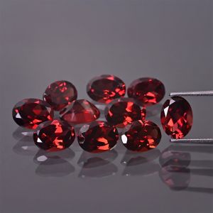 Oval stone, cone cut - Garnet 7x5 MM